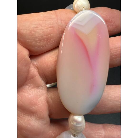 NEW freshwater pearl and agate necklace with sterling silver clasp - Picture 4 of 12